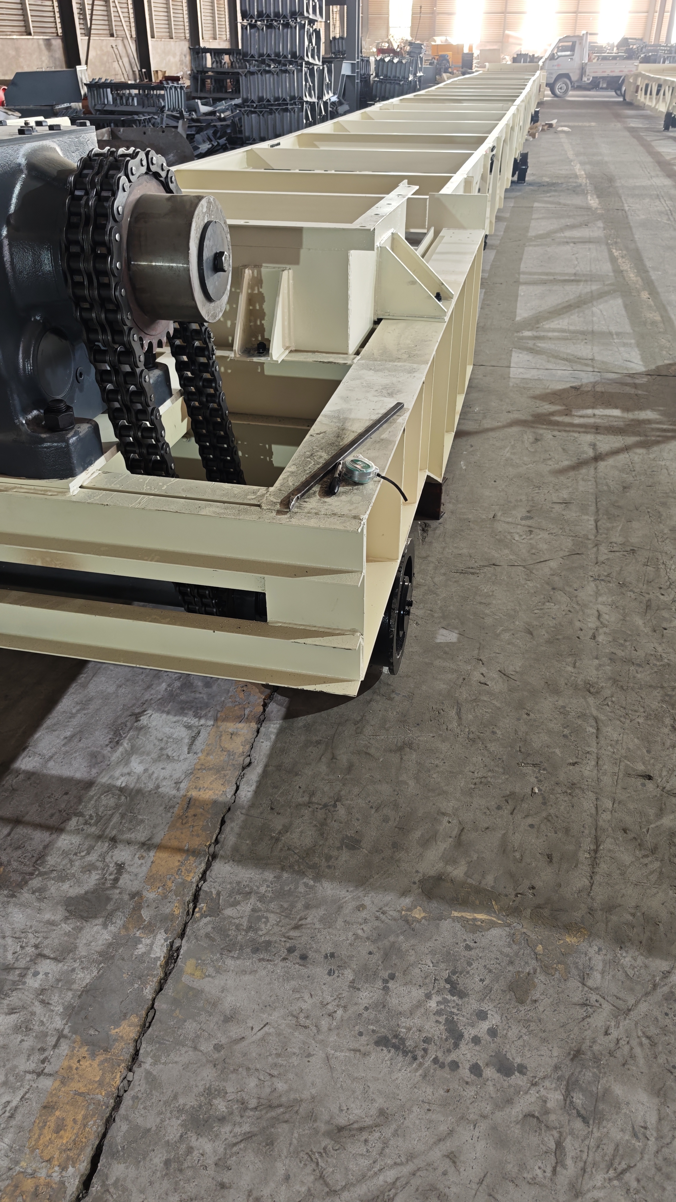 Conveyor end structure in the workshop.